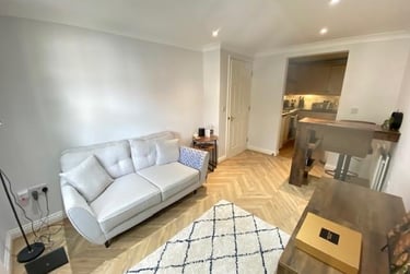 2 bed flat, Albert Road, Stoke, PL21AN - Image 1